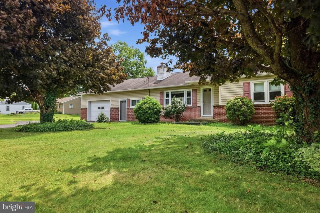 105 N RIDGE ROAD, PERKASIE, PA 18944