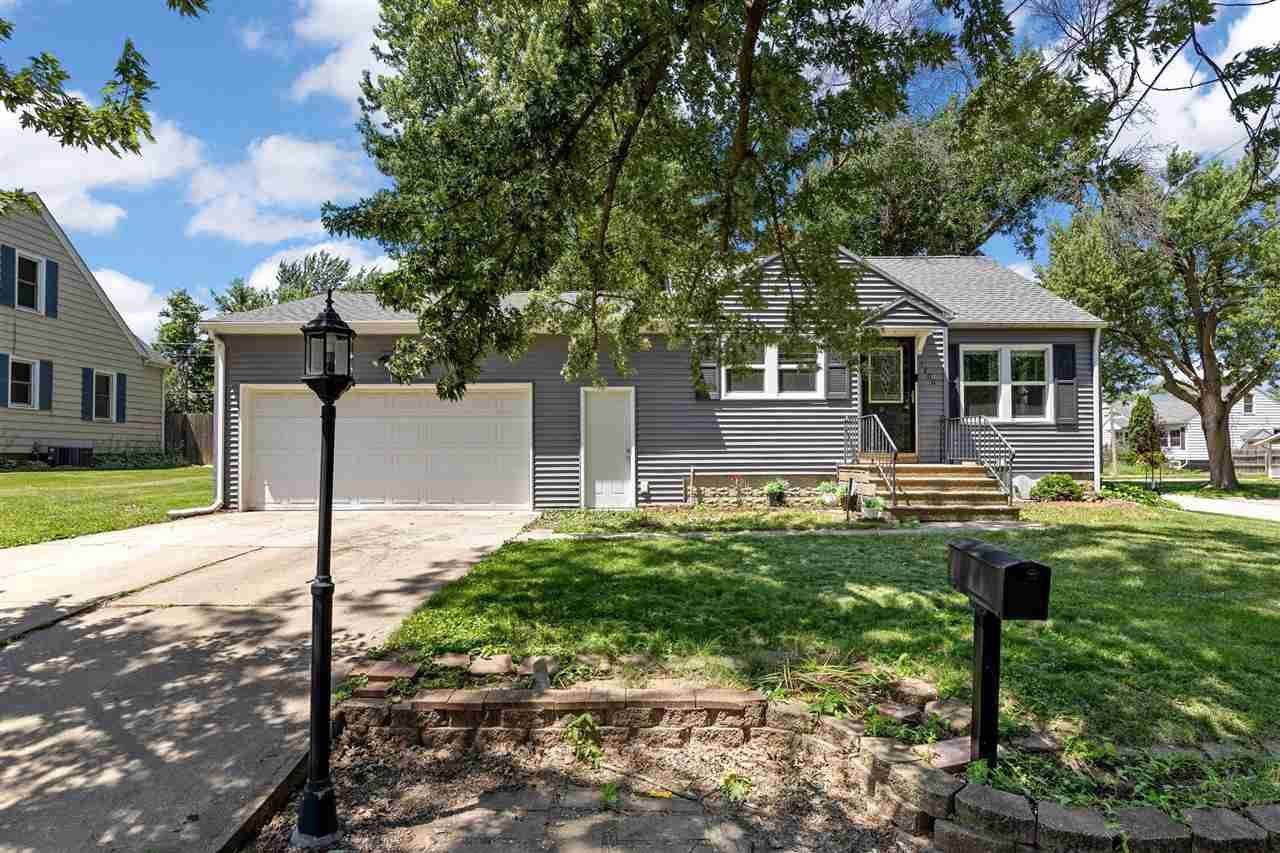 1300 English Blvd, Marion, IA 52302 Main Photo