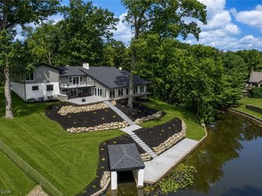 4567 Rex Lake Drive, New Franklin, OH 44319