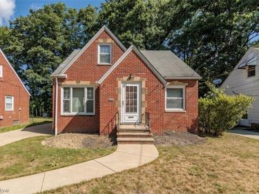 4521 Emerson Road, South Euclid, OH 44121