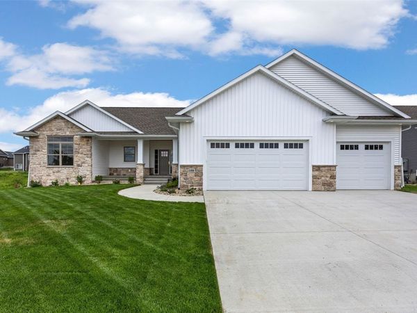1188 Stable Ridge Dr , Marion, IA 52302