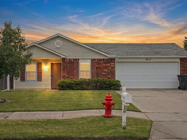 8919 N 151st East Avenue , Owasso, OK 74055