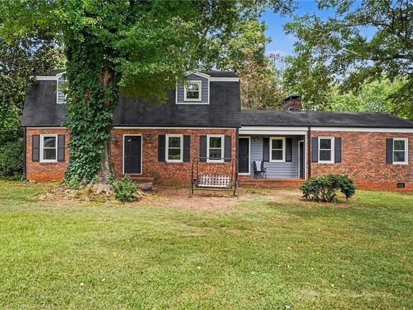 1019 E College Street , Griffin, GA 30224