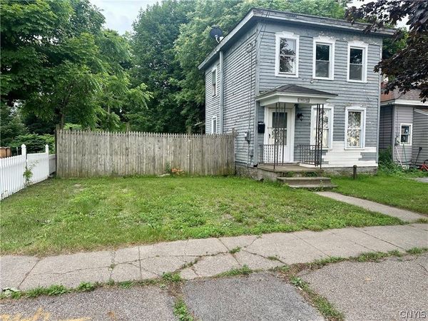 12 Mercer Street , Oswego, NY 13126