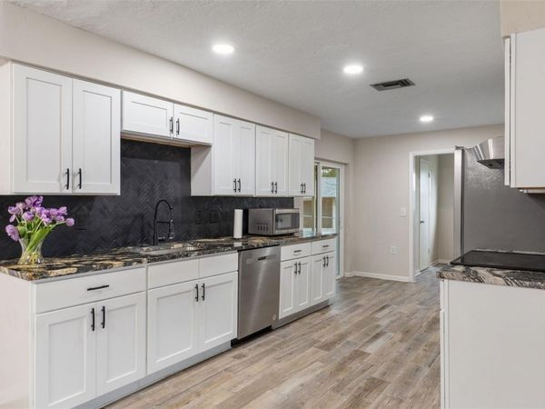 211 S DAVIS STREET, BEVERLY HILLS, FL 34465