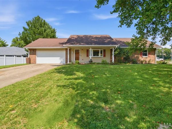 102 Irene Drive, St Jacob, IL 62281