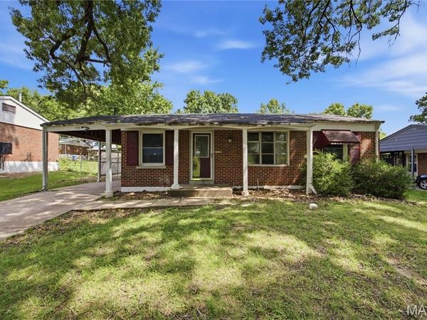 1745 Foley Drive , St Louis, MO 63136