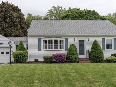 8 Lowell Avenue, Dover, NH 03820