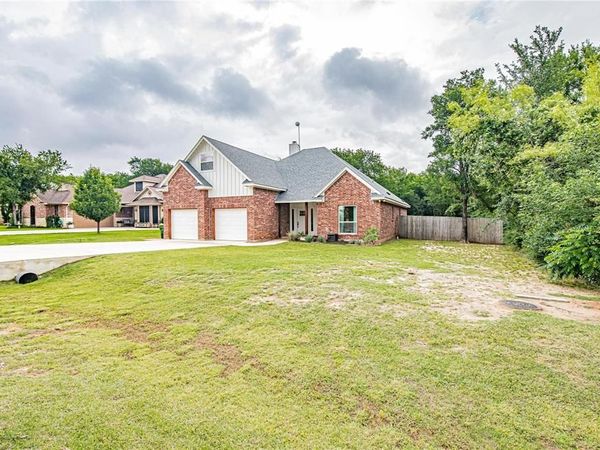 704 Grandview Drive, Granbury, TX 76049