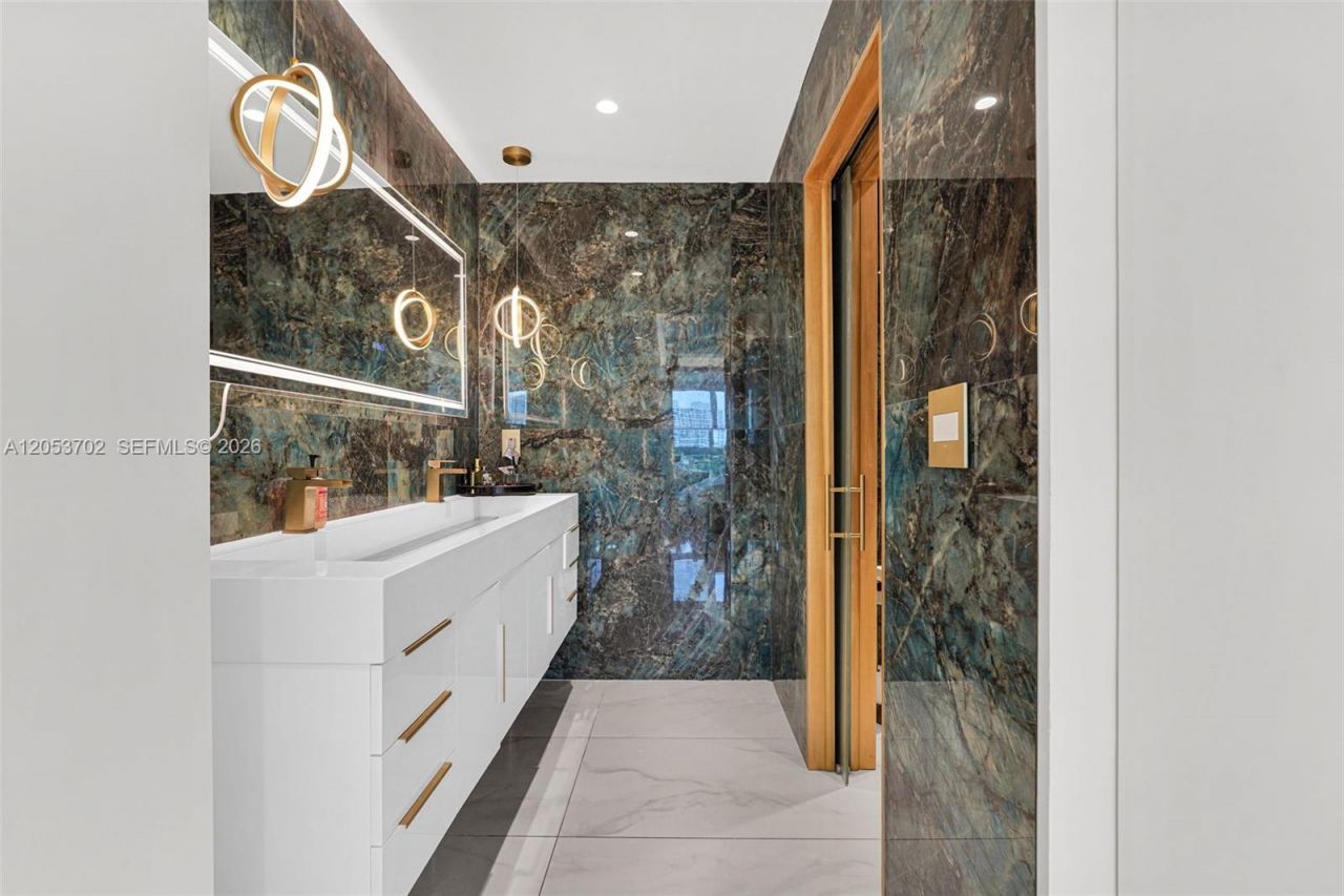 9721 E Bay Harbor Dr , Unit 6D, Bay Harbor Islands, FL 33154 Photo