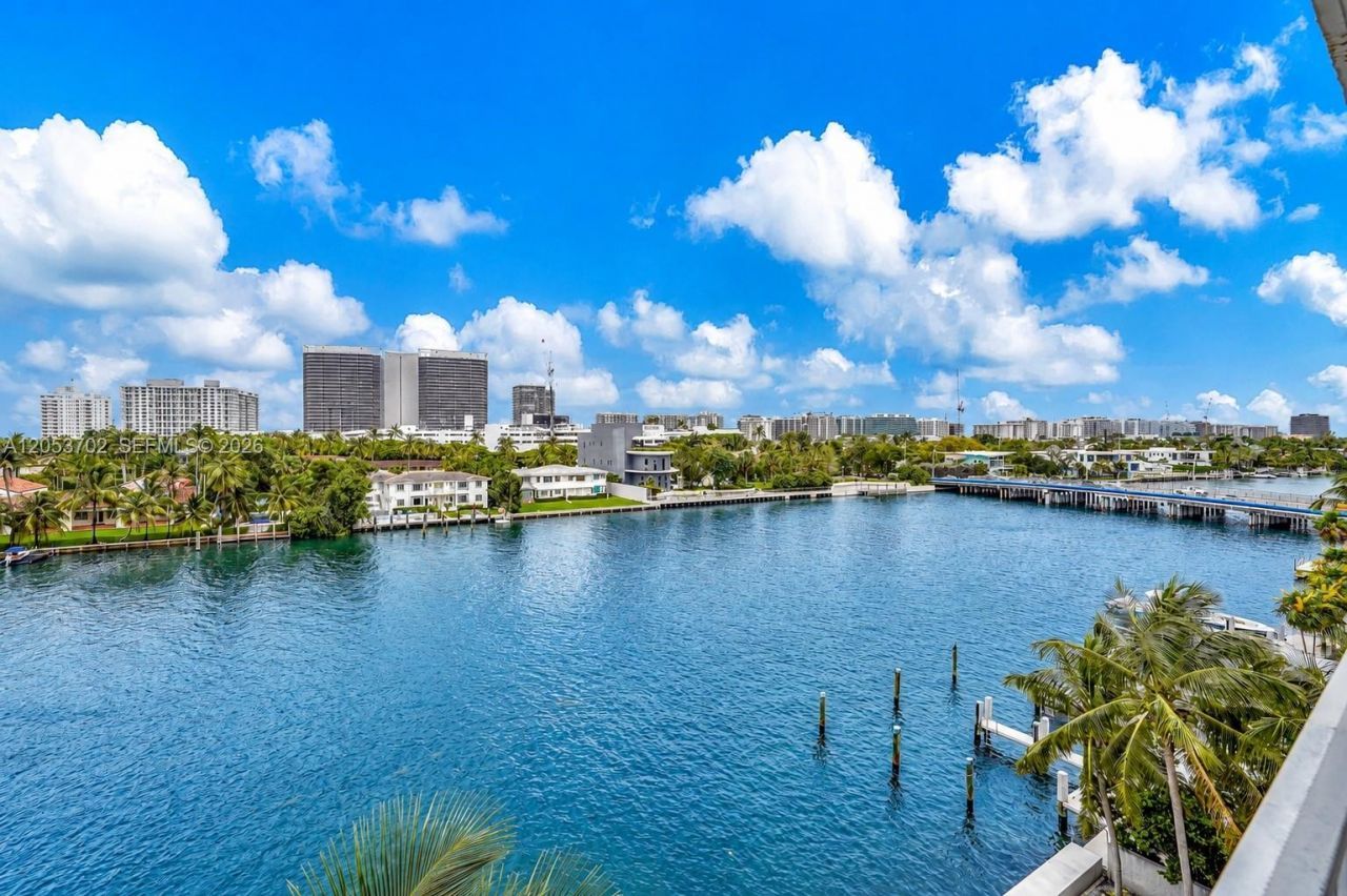 9721 E Bay Harbor Dr , Unit 6D, Bay Harbor Islands, FL 33154 Photo