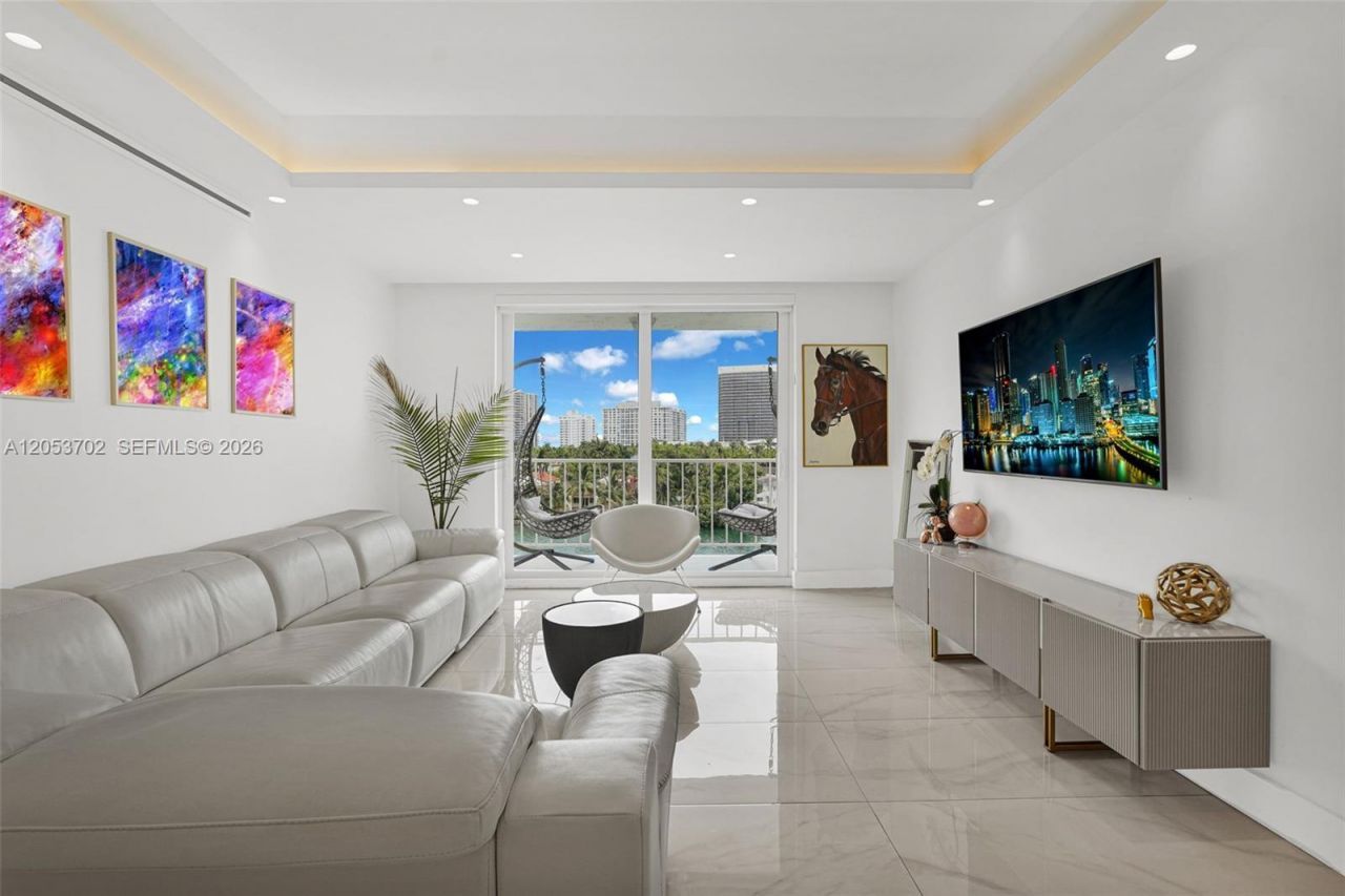 9721 E Bay Harbor Dr , Unit 6D, Bay Harbor Islands, FL 33154 Photo