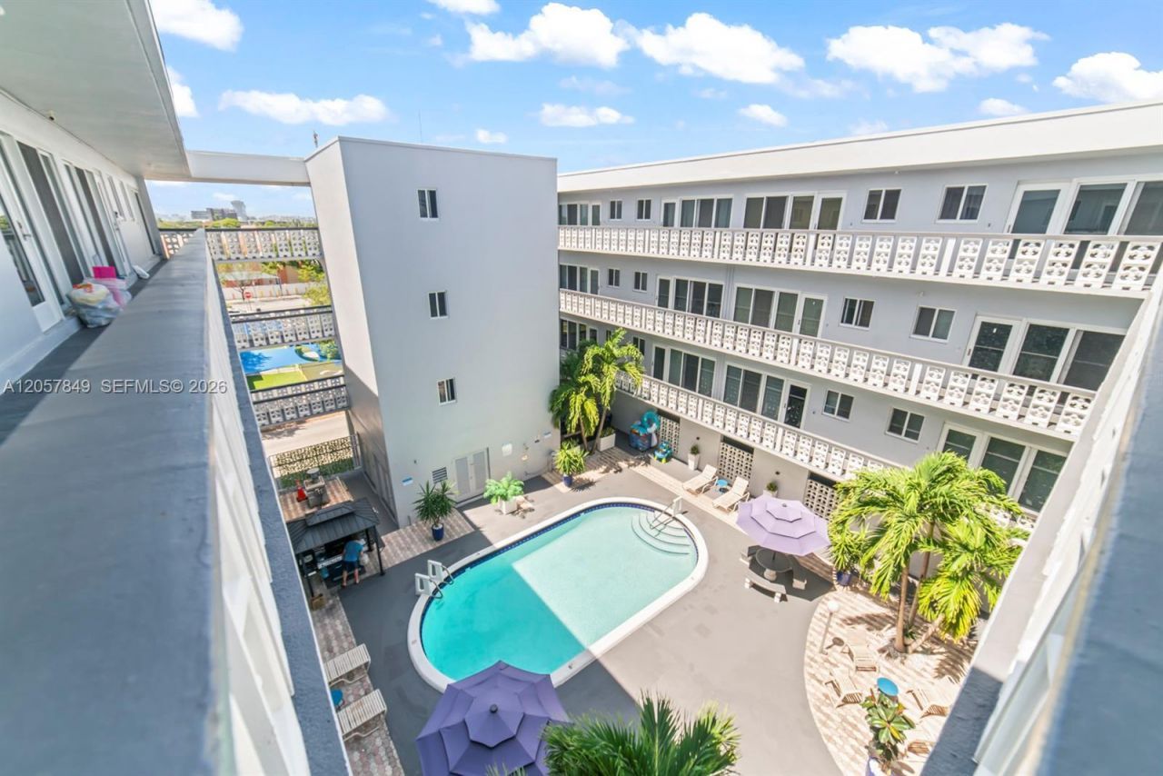 1818 Rodman St , Unit 4A, Hollywood, FL 33020 Photo