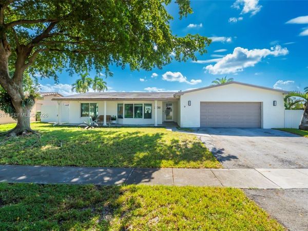 2130 NW 106th Ave , Pembroke Pines, FL 33026