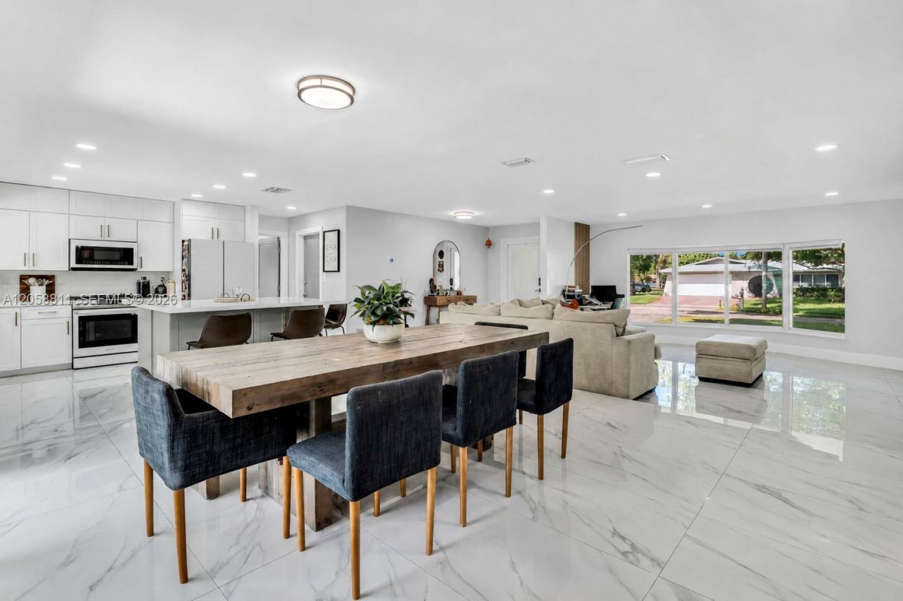 2130 NW 106th Ave, Pembroke Pines, FL 33026 Photo