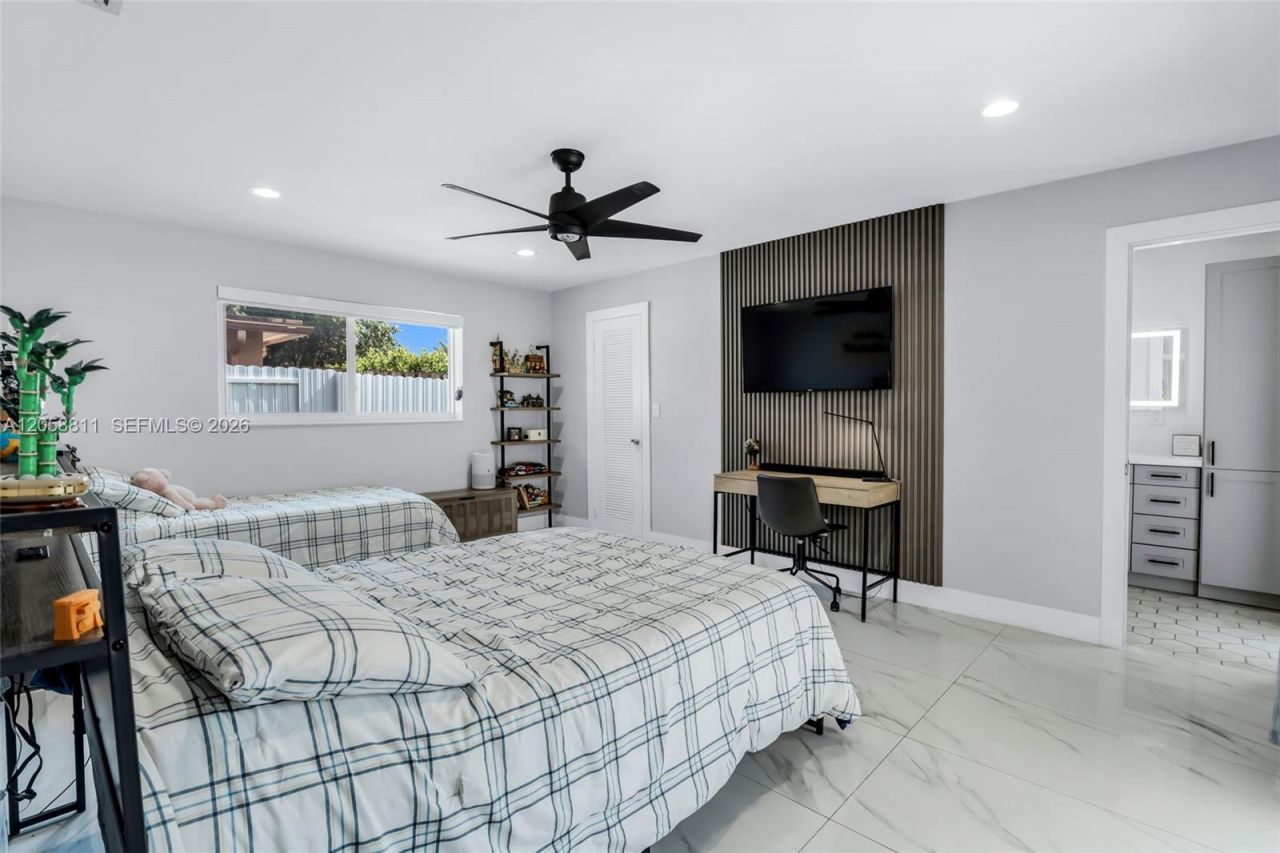 2130 NW 106th Ave, Pembroke Pines, FL 33026 Photo