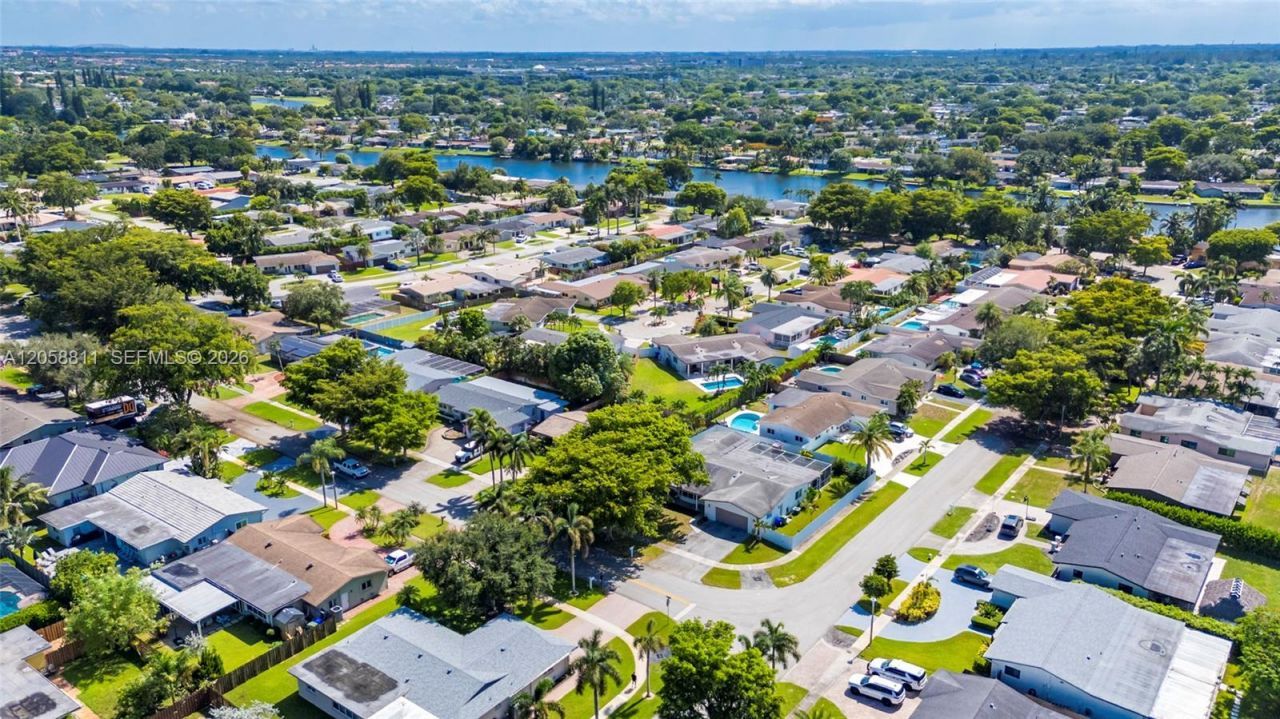 2130 NW 106th Ave, Pembroke Pines, FL 33026 Photo