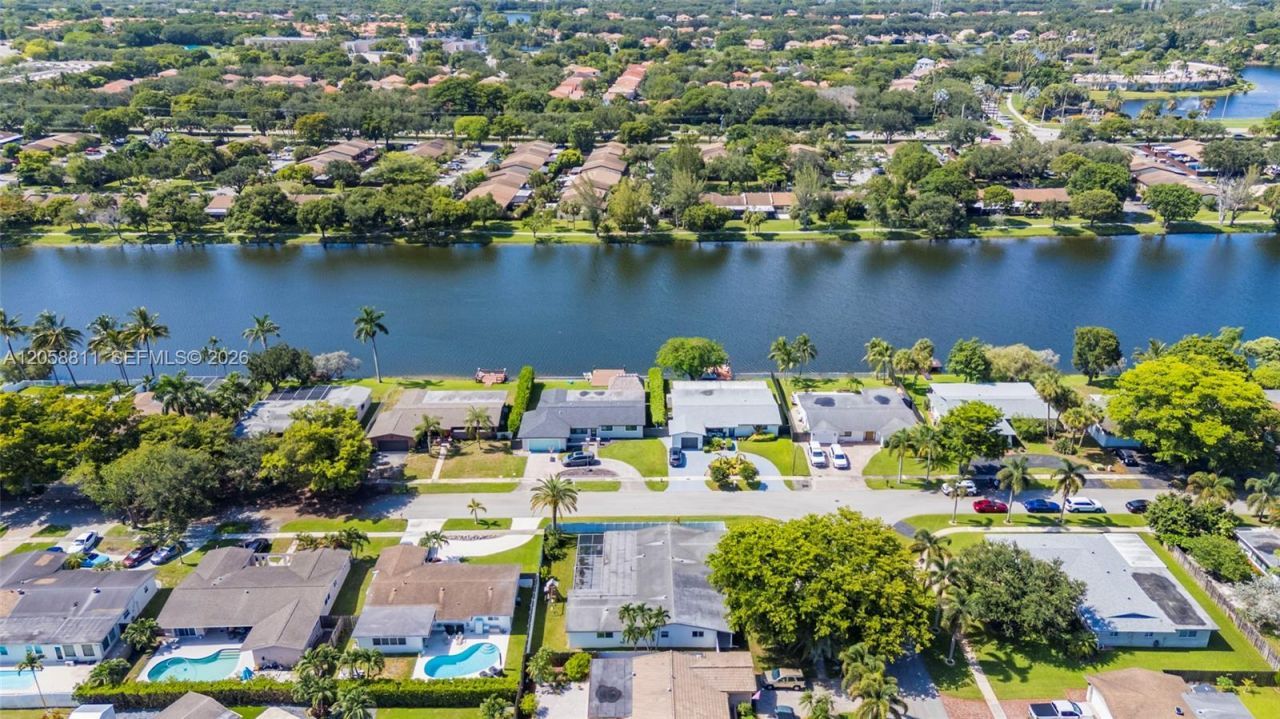 2130 NW 106th Ave, Pembroke Pines, FL 33026 Photo
