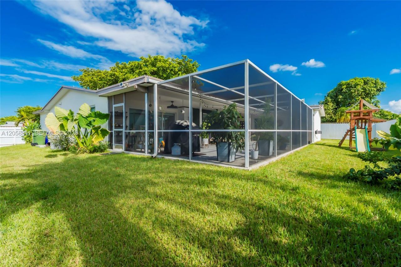 2130 NW 106th Ave, Pembroke Pines, FL 33026 Photo