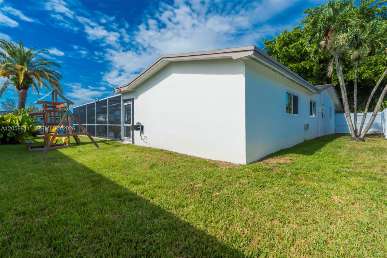 2130 NW 106th Ave, Pembroke Pines, FL 33026 Photo