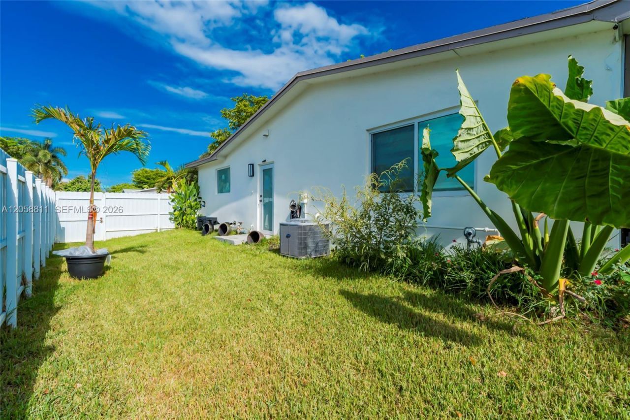 2130 NW 106th Ave, Pembroke Pines, FL 33026 Photo