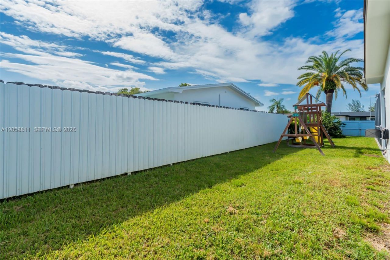 2130 NW 106th Ave, Pembroke Pines, FL 33026 Photo