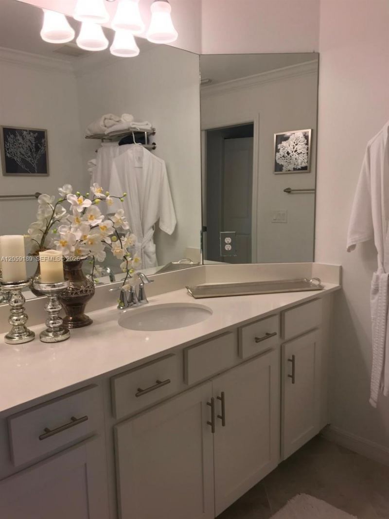 6070 National Blvd , Unit 215, Ave Maria, FL 34142 Photo