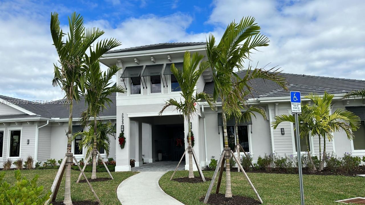 6070 National Blvd , Unit 215, Ave Maria, FL 34142 Photo