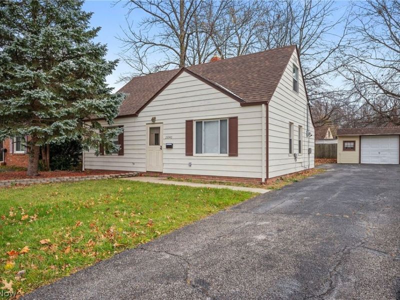 23340 Roger Drive, Euclid, OH 44123 Photo 2