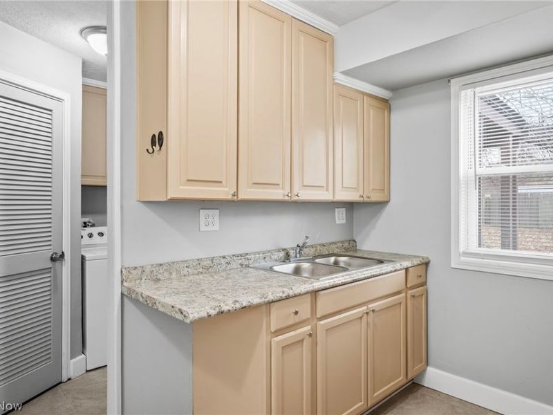 23340 Roger Drive, Euclid, OH 44123 Photo 9