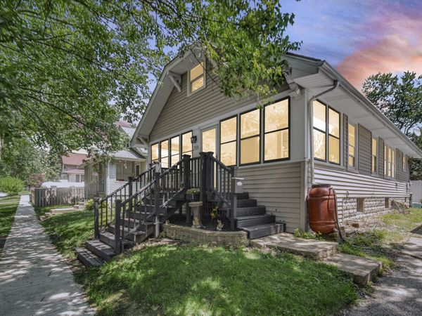 208 Weston Street , Valparaiso, IN 46385