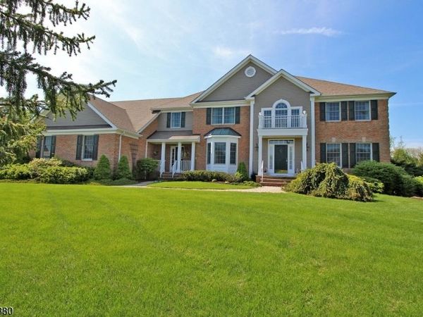 17 Dege Farm Rd, Tewksbury, NJ 07830