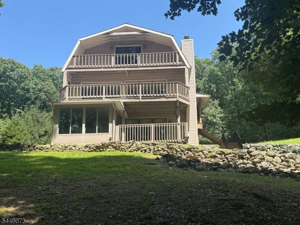 352 Buckhorn Dr, White, NJ 07823