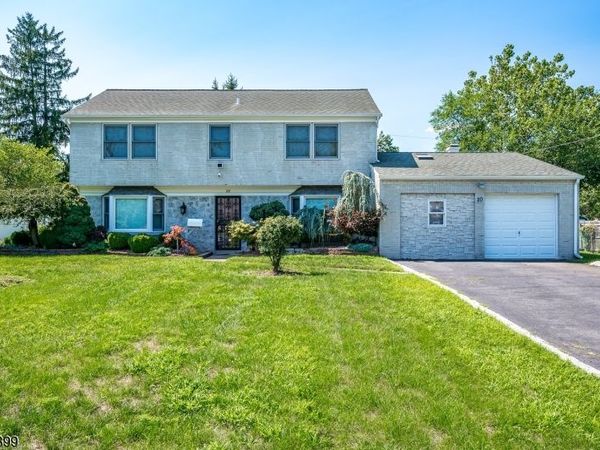 20 Tamarack Rd, Franklin, NJ 08873