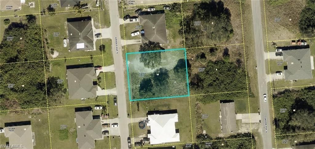 333/335 Harold Ave S, Lehigh Acres, FL 33973 Main Photo