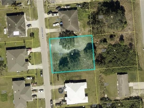 333/335 Harold AVE S, LEHIGH ACRES, FL 33973