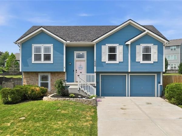 10220 N Lewis Avenue, Kansas City, MO 64157