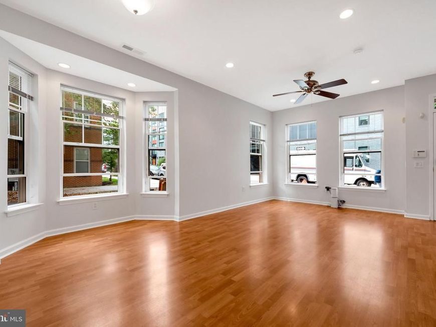 1318 Bainbridge Street, Philadelphia, PA 19147 Main Photo