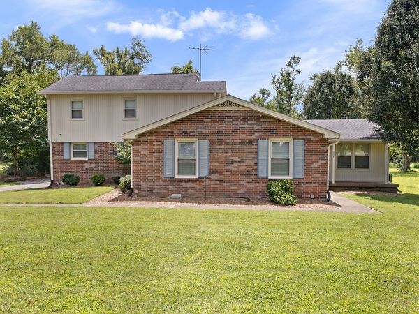 207 Brookside Dr , Old Hickory, TN 37138