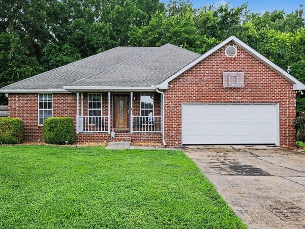 712 Williamsburg Dr , Smyrna, TN 37167