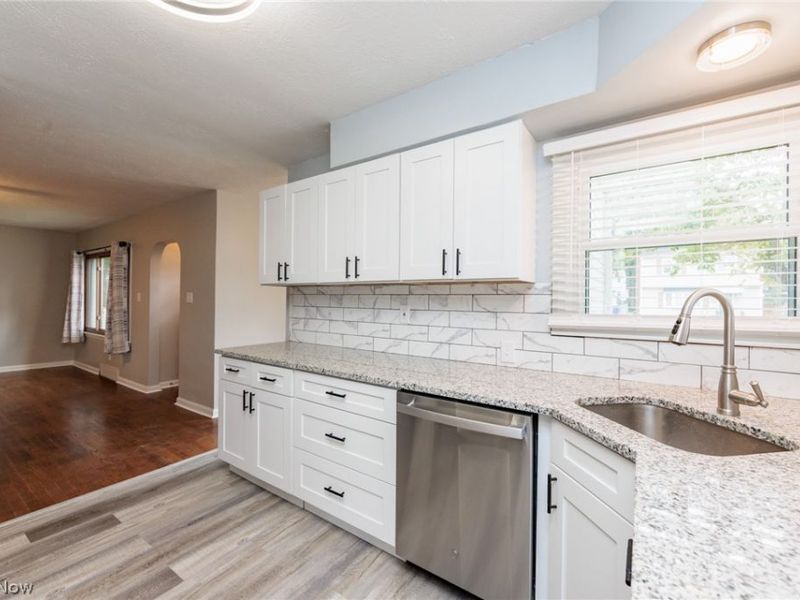 319 Kathron Avenue, Cuyahoga Falls, OH 44221 Photo 12