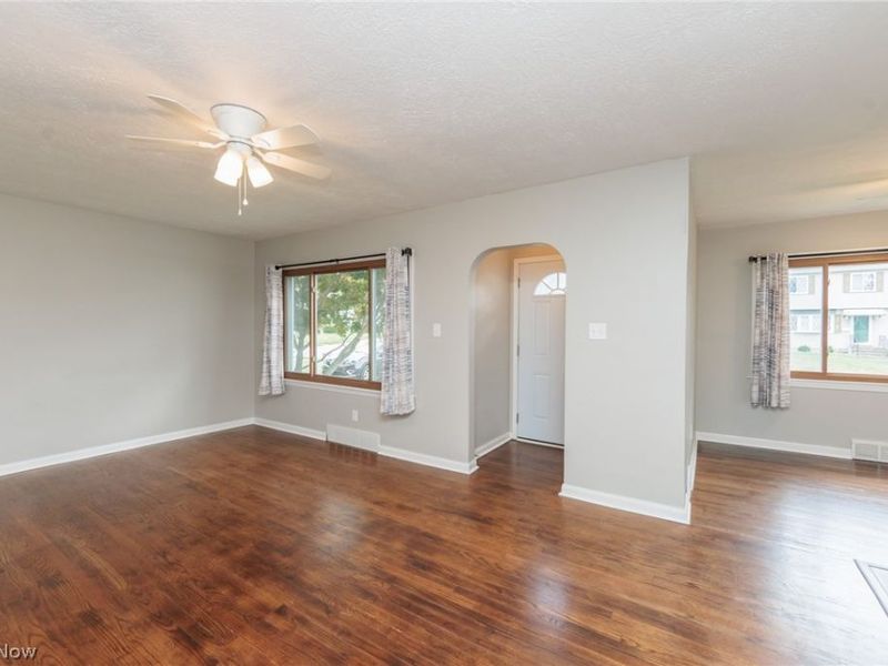 319 Kathron Avenue, Cuyahoga Falls, OH 44221 Photo 3