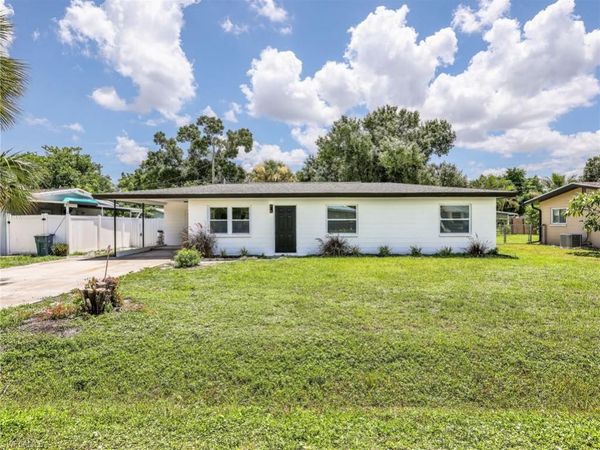 1196 Pine Lake DR , CAPE CORAL, FL 33909