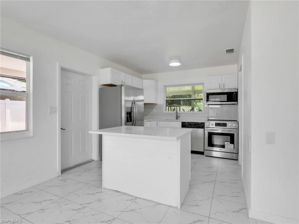 1196 Pine Lake Dr , Cape Coral, FL 33909 Photo
