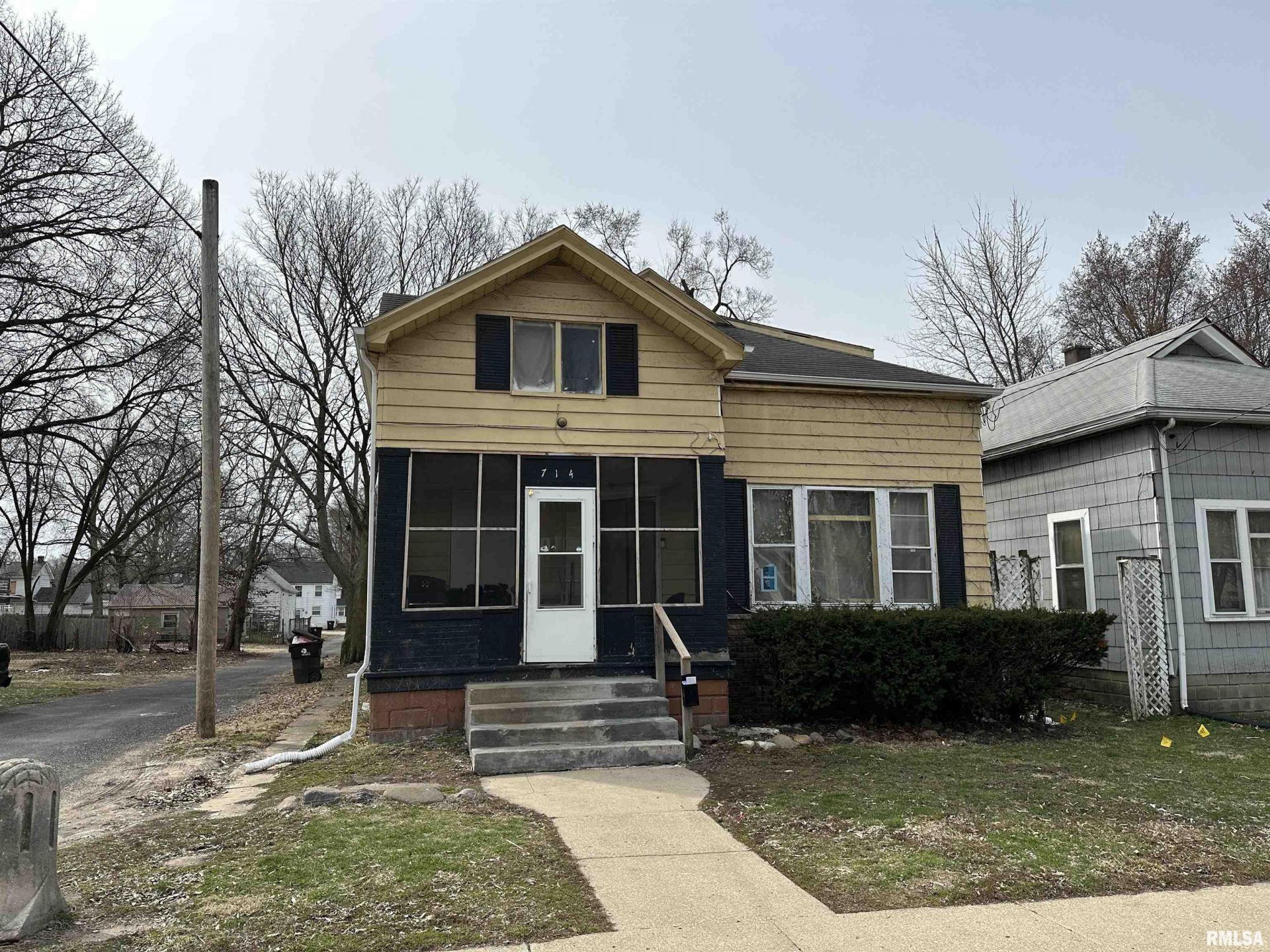 714 W Armstrong Avenue, Peoria, IL 61606 Main Photo