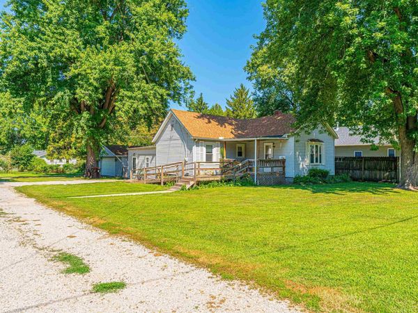 701 PALMER Avenue, Lincoln, IL 62656