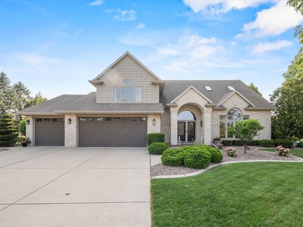 2920 CIRCLE OAKS LANE, Green Bay, WI 54313