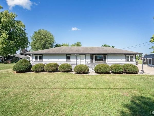 100 N HARMONY Street, Elwood, IN 46036