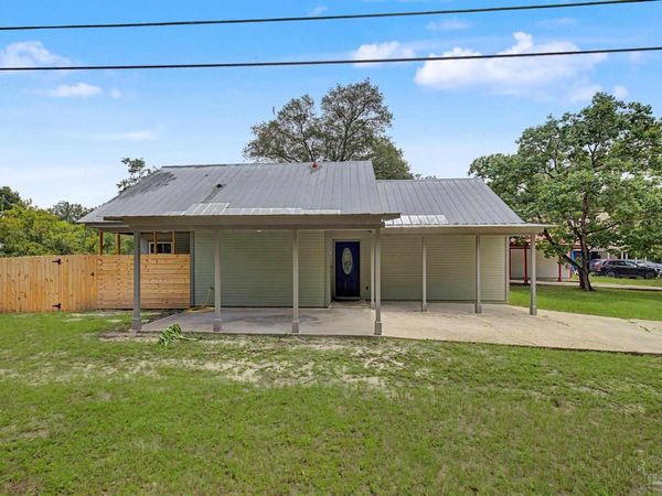 2853 Hidden Springs Cir, Pensacola, FL 32526