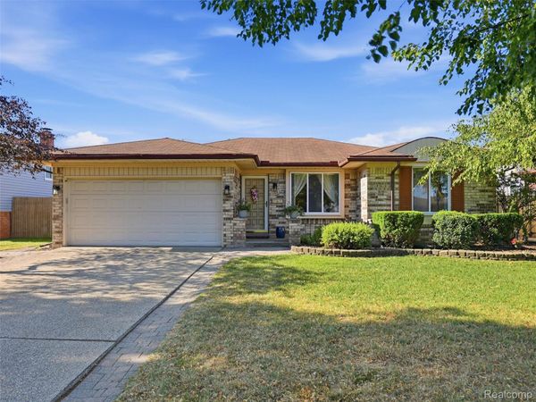 12982 Canterbury Drive, Sterling Heights, Mi 48312